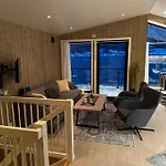 Ferienhaus Malangen Arctic Sealodge 10 *
