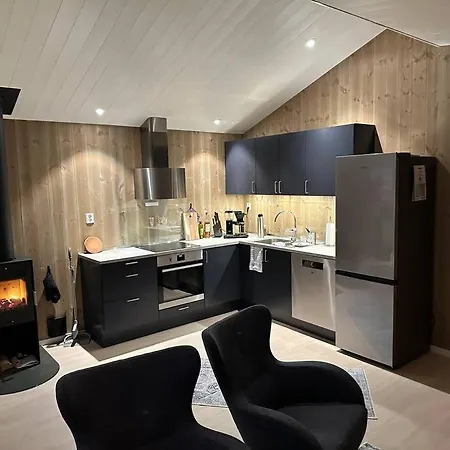 Дом отдыха Malangen Arctic Sealodge 10 *